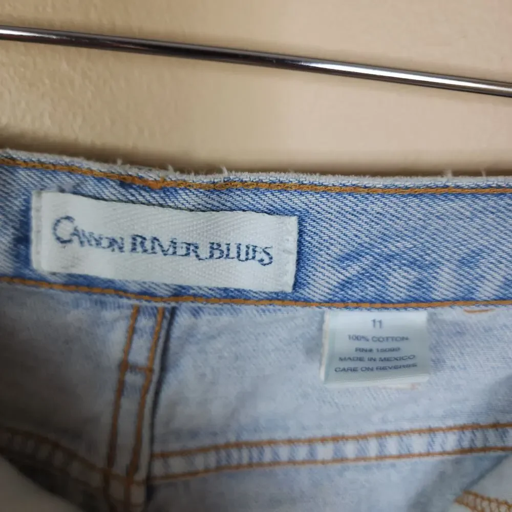 Vintage Canyon River Ladies Baggy Light Wash Jean Shorts Size 11